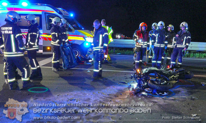 20250421_Zwei Schwerverletzte am Autobahnzubringer Bad Vöslau   Foto: Stefan Schneider BFKDO BADEN