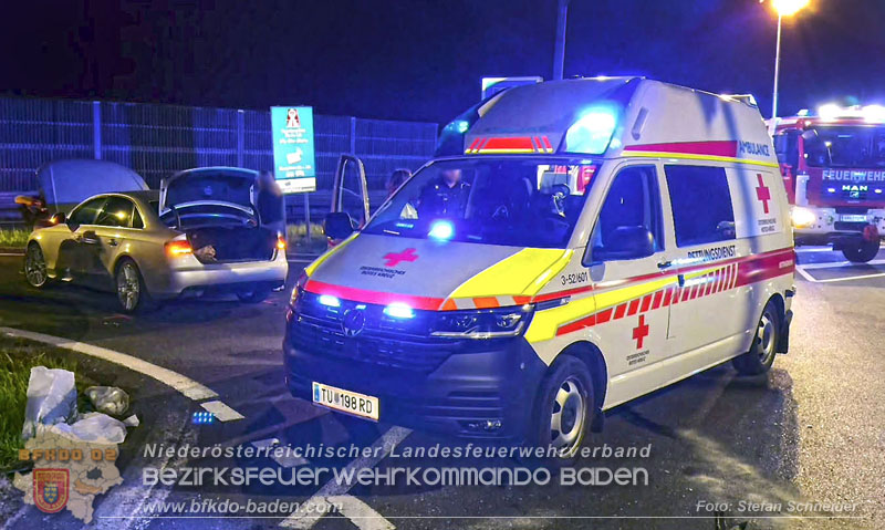 20250421_Zwei Schwerverletzte am Autobahnzubringer Bad Vöslau   Foto: Stefan Schneider BFKDO BADEN