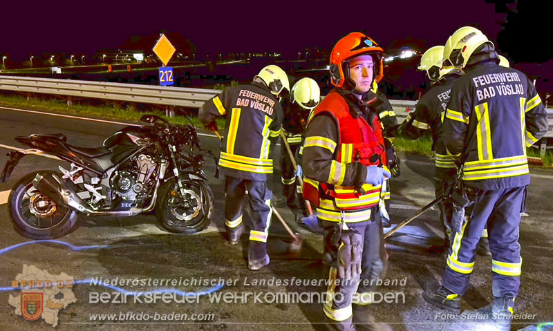 20250421_Zwei Schwerverletzte am Autobahnzubringer Bad Vöslau   Foto: Stefan Schneider BFKDO BADEN