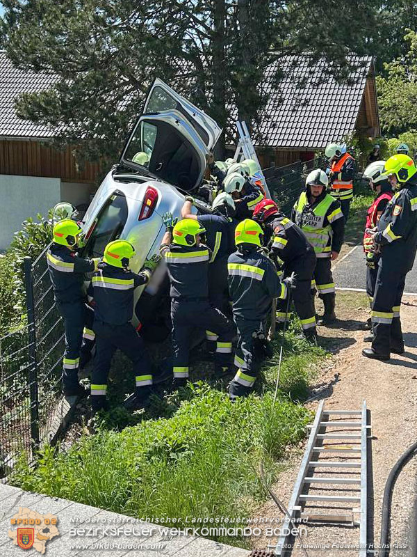 20250502_Menschenrettung aus verunfallten Wagen Foto: Freiwillige Feuerwehr Hochstraß 20250502_Menschenrettung aus verunfallten Wagen Foto: Freiwillige Feuerwehr Hochstraß