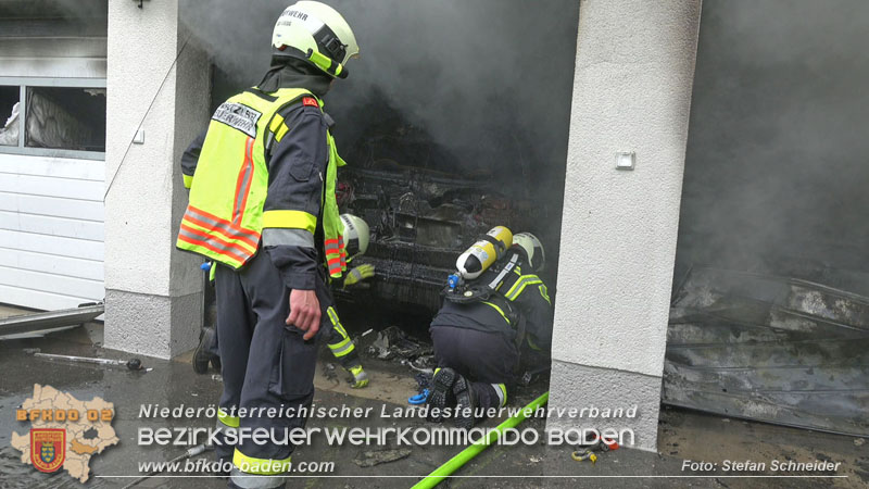 20250530_Garagenbrand - Feuerwehr verhindert Übergreifen auf Wohnräume Foto: Stefan Schneider BFK BADEN