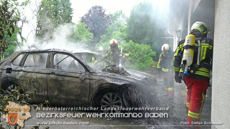 20250530_Garagenbrand - Feuerwehr verhindert Übergreifen auf Wohnräume Foto: Stefan Schneider BFK BADEN
