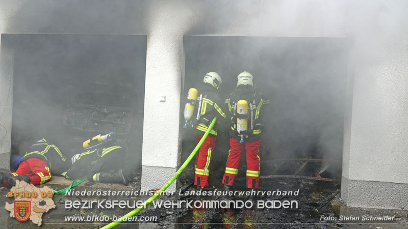 20250530_Garagenbrand - Feuerwehr verhindert Übergreifen auf Wohnräume Foto: Stefan Schneider BFK BADEN