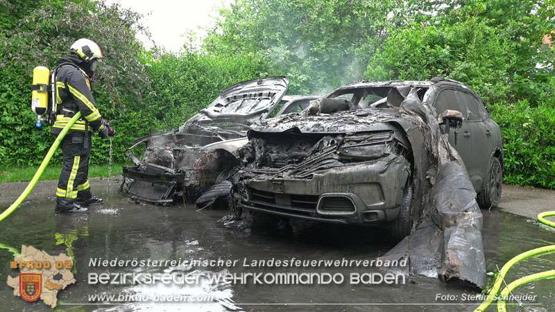 20250530_Garagenbrand - Feuerwehr verhindert Übergreifen auf Wohnräume Foto: Stefan Schneider BFK BADEN