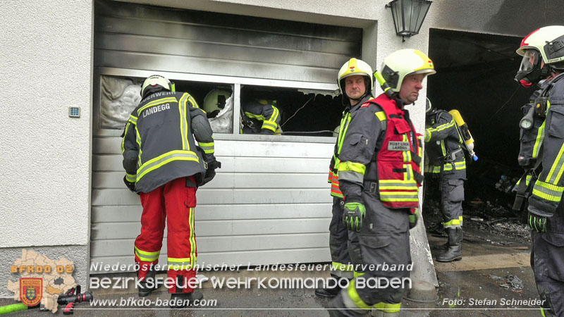 20250530_Garagenbrand - Feuerwehr verhindert Übergreifen auf Wohnräume Foto: Stefan Schneider BFK BADEN