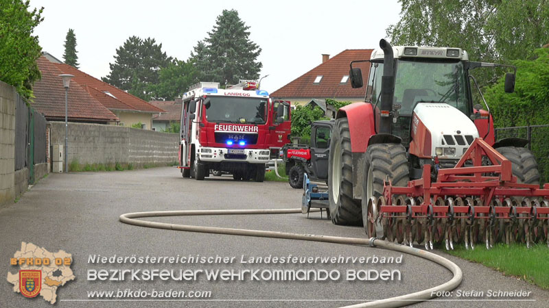20250530_Garagenbrand - Feuerwehr verhindert Übergreifen auf Wohnräume Foto: Stefan Schneider BFK BADEN