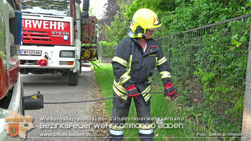 20250530_Garagenbrand - Feuerwehr verhindert Übergreifen auf Wohnräume Foto: Stefan Schneider BFK BADEN