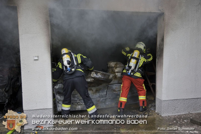 20250530_Garagenbrand - Feuerwehr verhindert Übergreifen auf Wohnräume   Foto: Stefan Schneider BFK BADEN