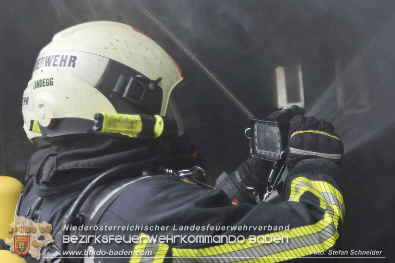 20250530_Garagenbrand - Feuerwehr verhindert Übergreifen auf Wohnräume   Foto: Stefan Schneider BFK BADEN
