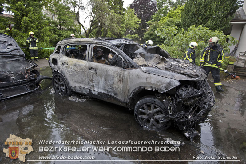 20250530_Garagenbrand - Feuerwehr verhindert Übergreifen auf Wohnräume   Foto: Stefan Schneider BFK BADEN