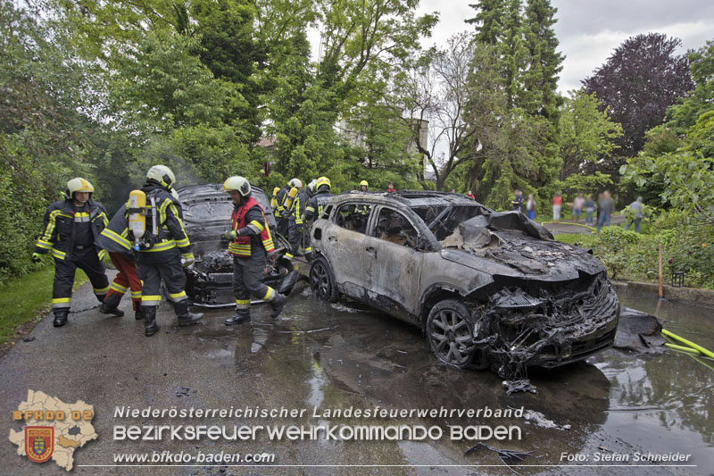 20250530_Garagenbrand - Feuerwehr verhindert Übergreifen auf Wohnräume   Foto: Stefan Schneider BFK BADEN