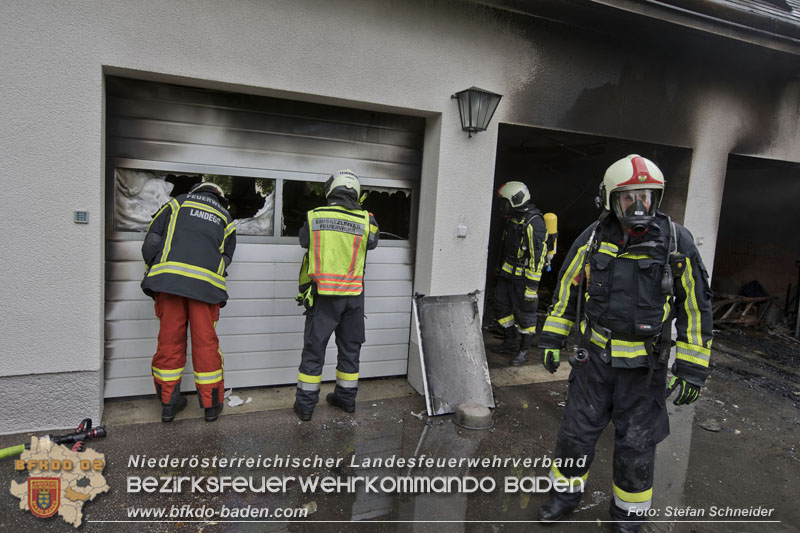 20250530_Garagenbrand - Feuerwehr verhindert Übergreifen auf Wohnräume   Foto: Stefan Schneider BFK BADEN