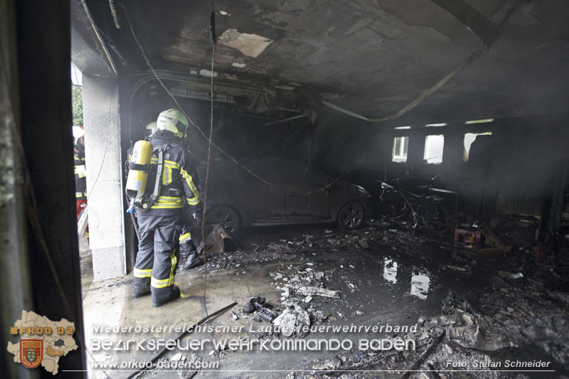 20250530_Garagenbrand - Feuerwehr verhindert Übergreifen auf Wohnräume   Foto: Stefan Schneider BFK BADEN