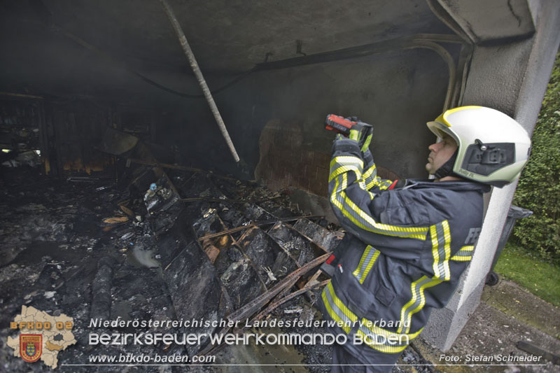 20250530_Garagenbrand - Feuerwehr verhindert Übergreifen auf Wohnräume   Foto: Stefan Schneider BFK BADEN