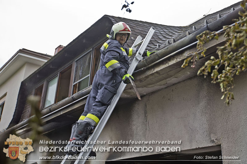 20250530_Garagenbrand - Feuerwehr verhindert Übergreifen auf Wohnräume   Foto: Stefan Schneider BFK BADEN
