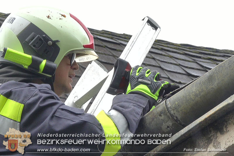 20250530_Garagenbrand - Feuerwehr verhindert Übergreifen auf Wohnräume   Foto: Stefan Schneider BFK BADEN