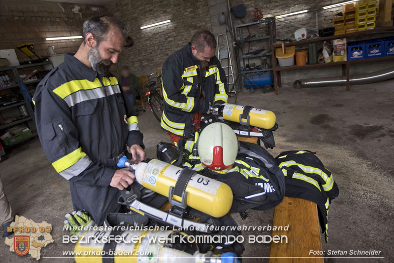 20250530_Garagenbrand - Feuerwehr verhindert Übergreifen auf Wohnräume   Foto: Stefan Schneider BFK BADEN