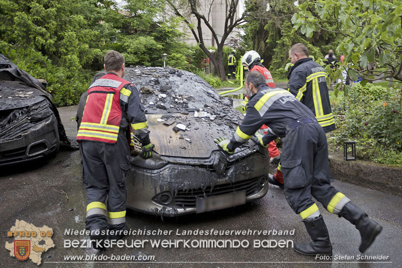 20250530_Garagenbrand - Feuerwehr verhindert Übergreifen auf Wohnräume   Foto: Stefan Schneider BFK BADEN