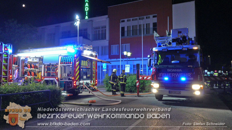 20250605_Nächtlicher Brand beim ARKADIA Traiskirchen  Foto: Stefan Schneider BFKDO BADEN