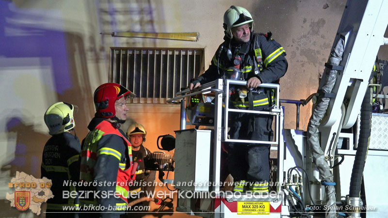 20250605_Nächtlicher Brand beim ARKADIA Traiskirchen  Foto: Stefan Schneider BFKDO BADEN