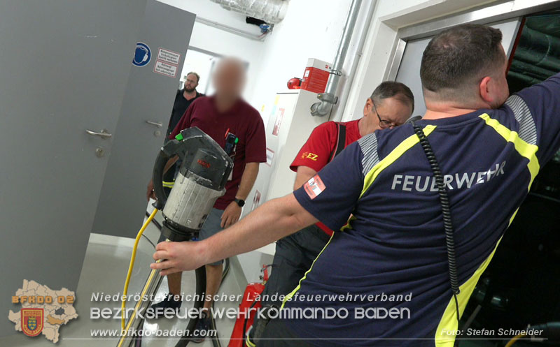 20250613_Feuerwehreinsatz wegen Gebrechen in Tankanlage fuer ein Notstromaggregat  Foto: Stefan Schneider BFKDO BADEN