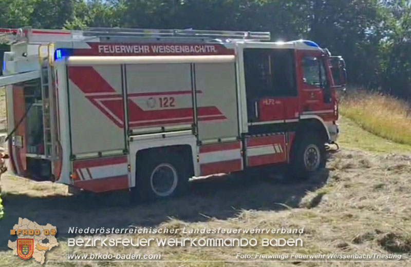 20250701_Landmaschinenbrand bei Heuarbeiten in Reintal bei Weissenbach/Triesting Foto: Norbert Neumüller FF Weissenbach/Triesting 20250701_Landmaschinenbrand bei Heuarbeiten in Reintal bei Weissenbach/Triesting Foto: Norbert Neumüller FF Weissenbach/Triesting