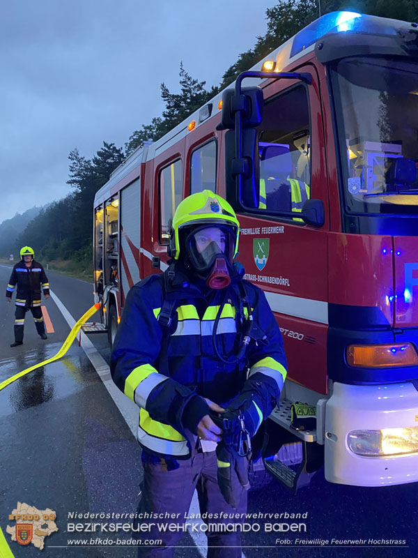 20250705_Vollbrand Kleintransporter auf der A21 im Baustellenbereich  Foto: Freiwillige Feuerwehr Hochstrass