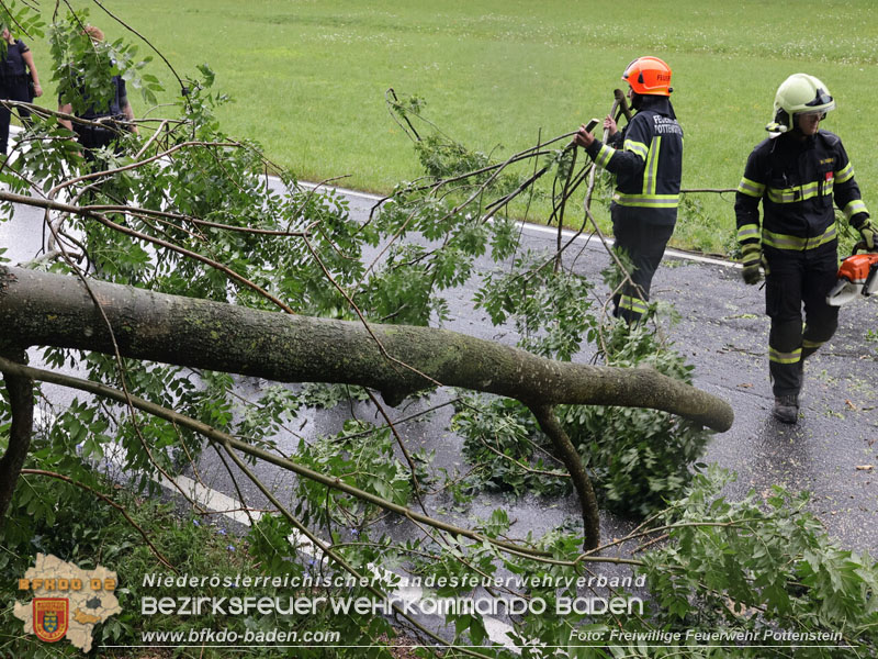 20250712_Unwetterschäden blockieren Passstraße über den Hals" Foto: ASB Markus Hackl FF Pottenstein 20250712_Unwetterschäden blockieren Passstraße über den Hals" Foto: ASB Markus Hackl FF Pottenstein