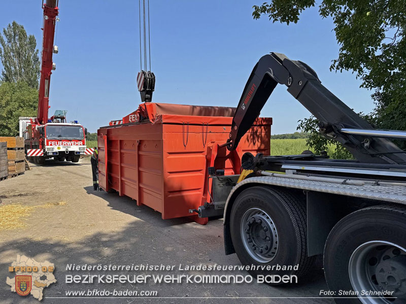 20250813_Kraneinsatz wegen festgefahrenen LKW-Sattelzug in Tribuswinkel  Foto: Stefan Schneider BFKDO BADEN