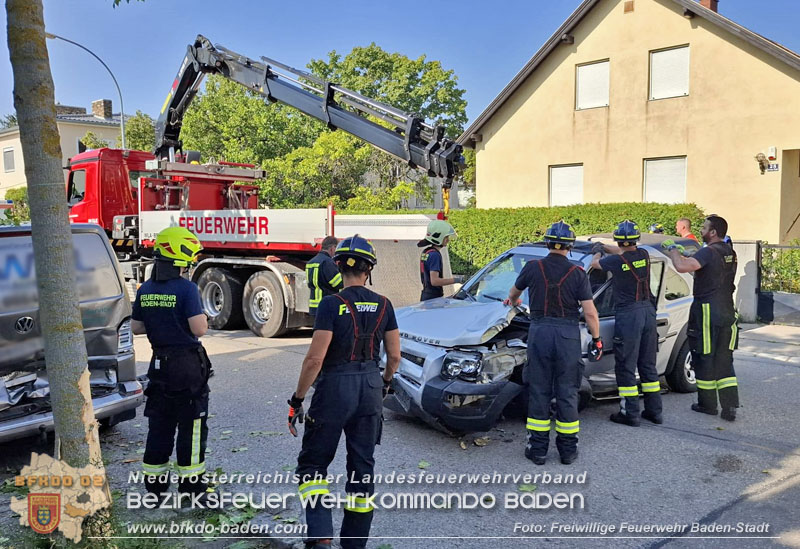 20250814_Verkehrsunfall im Stadtgebiet von Baden Foto: Freiwillige Feuerwehr Baden-Stadt 20250814_Verkehrsunfall im Stadtgebiet von Baden Foto: Freiwillige Feuerwehr Baden-Stadt