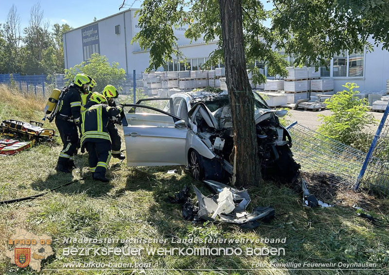 20250819_Verkehrsunfall auf der B17 zwischen Oeynhausen und Günselsdorf Foto: Freiwillige Feuerwehr Oeynhausen 20250819_Verkehrsunfall auf der B17 zwischen Oeynhausen und Günselsdorf Foto: Freiwillige Feuerwehr Oeynhausen