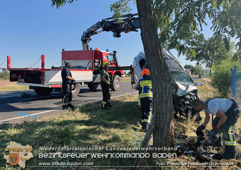 20250819_Verkehrsunfall auf der B17 zwischen Oeynhausen und Günselsdorf Foto: Freiwillige Feuerwehr Oeynhausen 20250819_Verkehrsunfall auf der B17 zwischen Oeynhausen und Günselsdorf Foto: Freiwillige Feuerwehr Oeynhausen