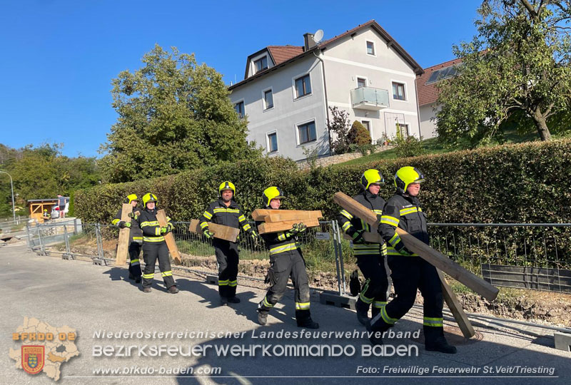 20250828_Aufwendige LKW-Bergung für die FF St. Veit an der Triesting