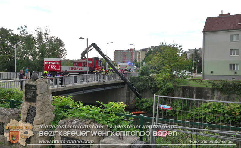 2025_08_29 Personenrettung aus Schwechat-Fluss in Baden Foto: Stefan Schneider BFKDO BADEN 2025_08_29 Personenrettung aus Schwechat-Fluss in Baden Foto: Stefan Schneider BFKDO BADEN