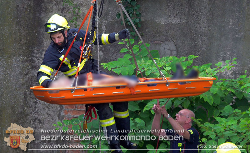 2025_08_29 Personenrettung aus Schwechat-Fluss in Baden Foto: Stefan Schneider BFKDO BADEN 2025_08_29 Personenrettung aus Schwechat-Fluss in Baden Foto: Stefan Schneider BFKDO BADEN