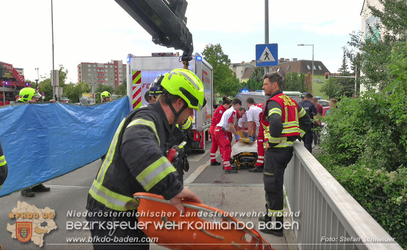 2025_08_29 Personenrettung aus Schwechat-Fluss in Baden Foto: Stefan Schneider BFKDO BADEN 2025_08_29 Personenrettung aus Schwechat-Fluss in Baden Foto: Stefan Schneider BFKDO BADEN