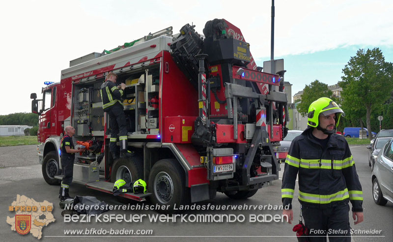 2025_08_29 Personenrettung aus Schwechat-Fluss in Baden Foto: Stefan Schneider BFKDO BADEN 2025_08_29 Personenrettung aus Schwechat-Fluss in Baden Foto: Stefan Schneider BFKDO BADEN