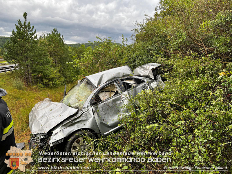 20250831_Schwerer Verkehrsunfall A21 zwischen Heiligenkreuz und Mayerling  Foto: FF Alland