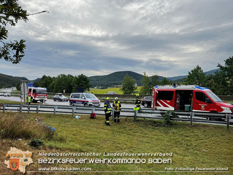 20250831_Schwerer Verkehrsunfall A21 zwischen Heiligenkreuz und Mayerling  Foto: FF Alland