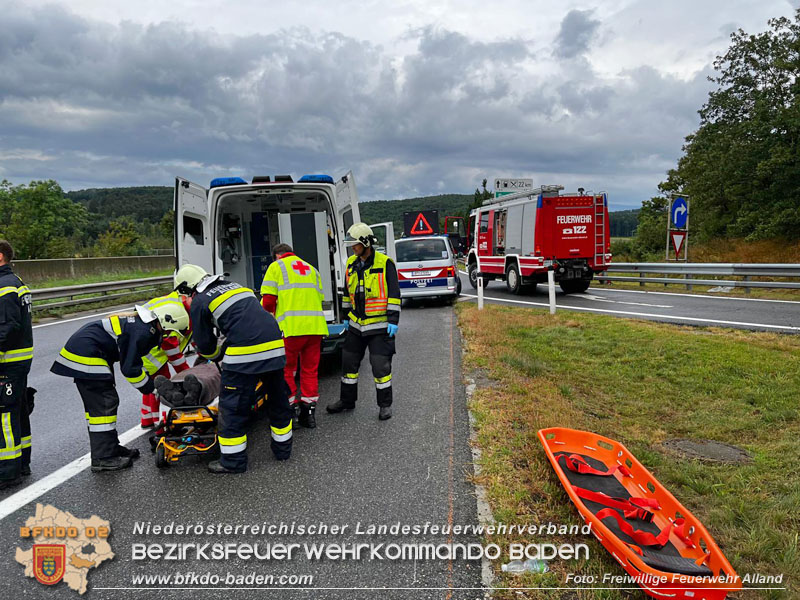 20250831_Schwerer Verkehrsunfall A21 zwischen Heiligenkreuz und Mayerling  Foto: FF Alland