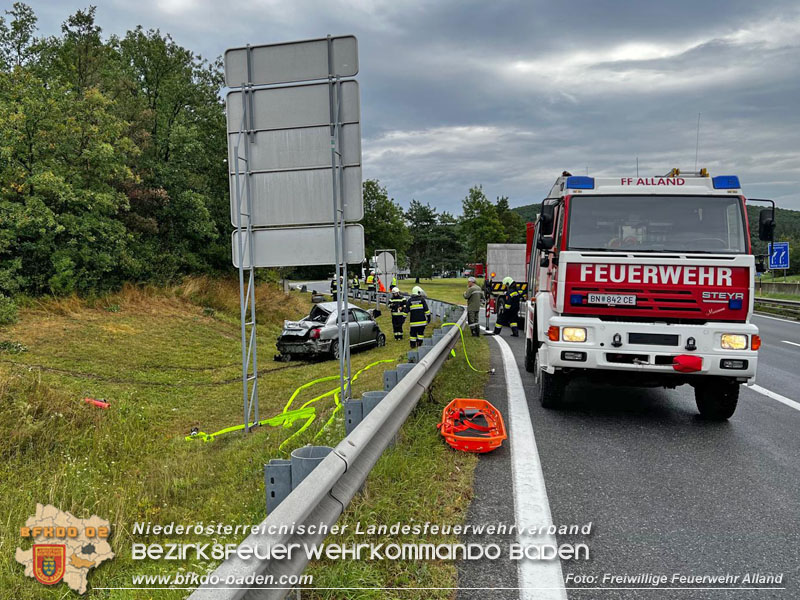 20250831_Schwerer Verkehrsunfall A21 zwischen Heiligenkreuz und Mayerling  Foto: FF Alland