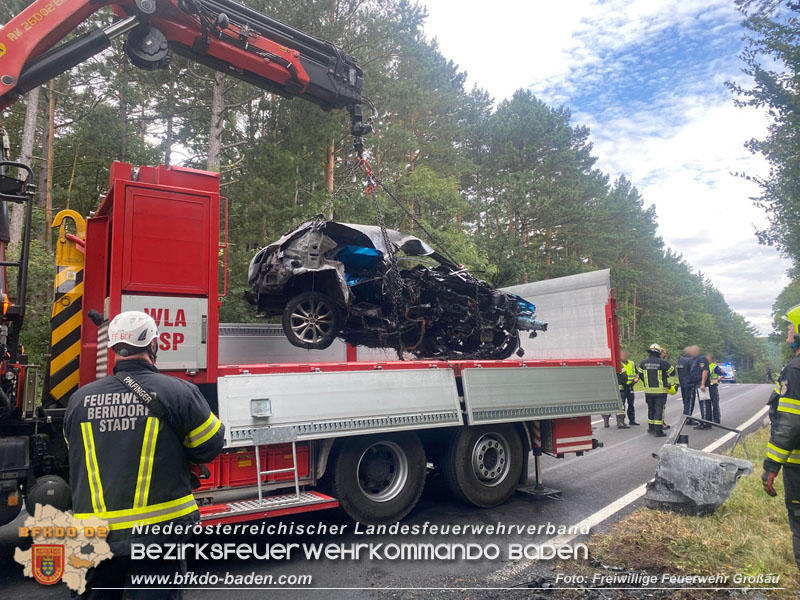 20250831_Tragischer Verkehrsunfall mit tödlichem Ausgang auf der B212 Foto: FF Großau 20250831_Tragischer Verkehrsunfall mit tödlichem Ausgang auf der B212 Foto: FF Großau