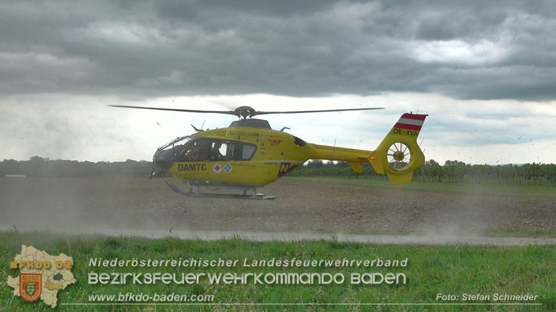 20250902_Pkw kollidiert mit Triebwagen der Aspangbahn in Guenselsdorf   Foto: Stefan Schneider BFKDO BADEN