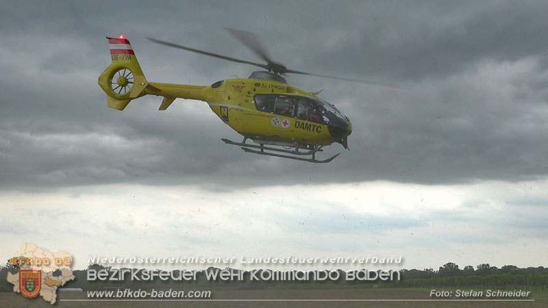 20250902_Pkw kollidiert mit Triebwagen der Aspangbahn in Guenselsdorf   Foto: Stefan Schneider BFKDO BADEN