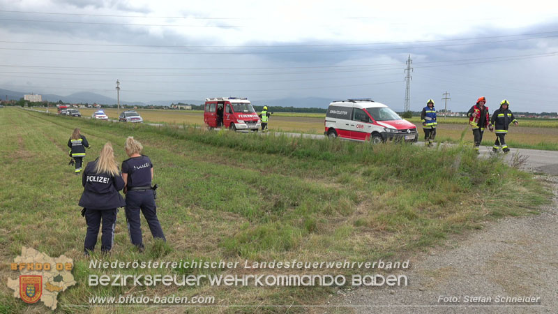 20250902_Pkw kollidiert mit Triebwagen der Aspangbahn in Guenselsdorf Foto: Stefan Schneider BFKDO BADEN