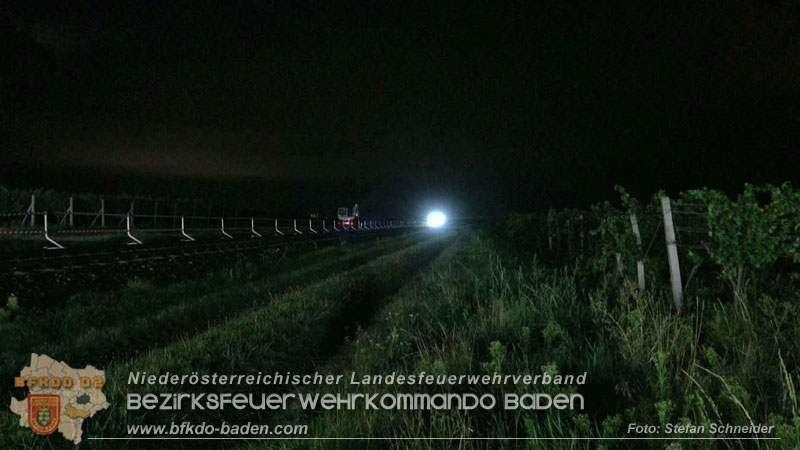 20250902_Pkw kollidiert mit Triebwagen der Aspangbahn in Guenselsdorf Foto: Stefan Schneider BFKDO BADEN