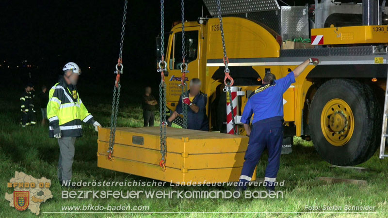 20250902_Pkw kollidiert mit Triebwagen der Aspangbahn in Guenselsdorf Foto: Stefan Schneider BFKDO BADEN