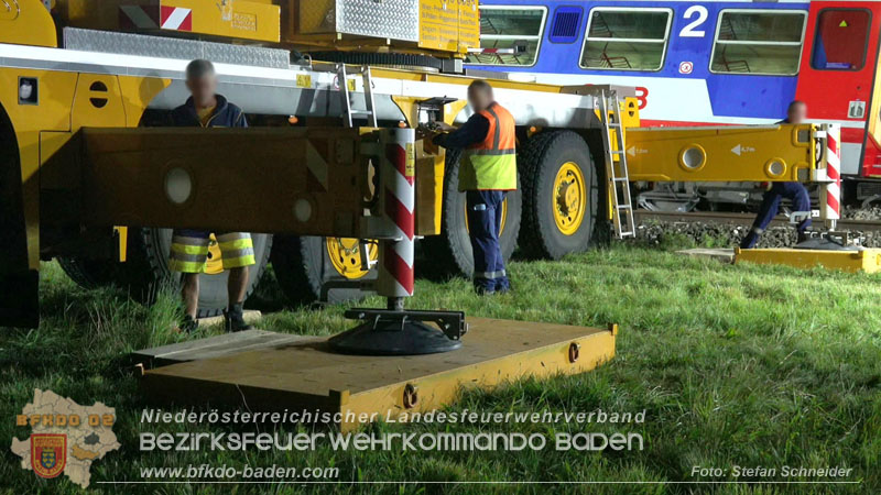 20250902_Pkw kollidiert mit Triebwagen der Aspangbahn in Guenselsdorf Foto: Stefan Schneider BFKDO BADEN
