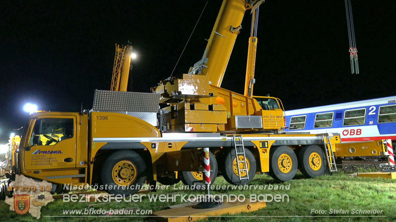 20250902_Pkw kollidiert mit Triebwagen der Aspangbahn in Guenselsdorf Foto: Stefan Schneider BFKDO BADEN