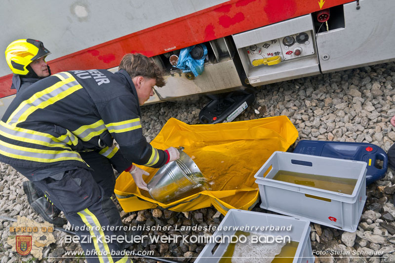 20250902_Pkw kollidiert mit Triebwagen der Aspangbahn in Guenselsdorf   Foto: Stefan Schneider BFKDO BADEN